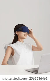 Smart Eye Massager – Magnetic Therapy & Vibration for Fatigue Relief